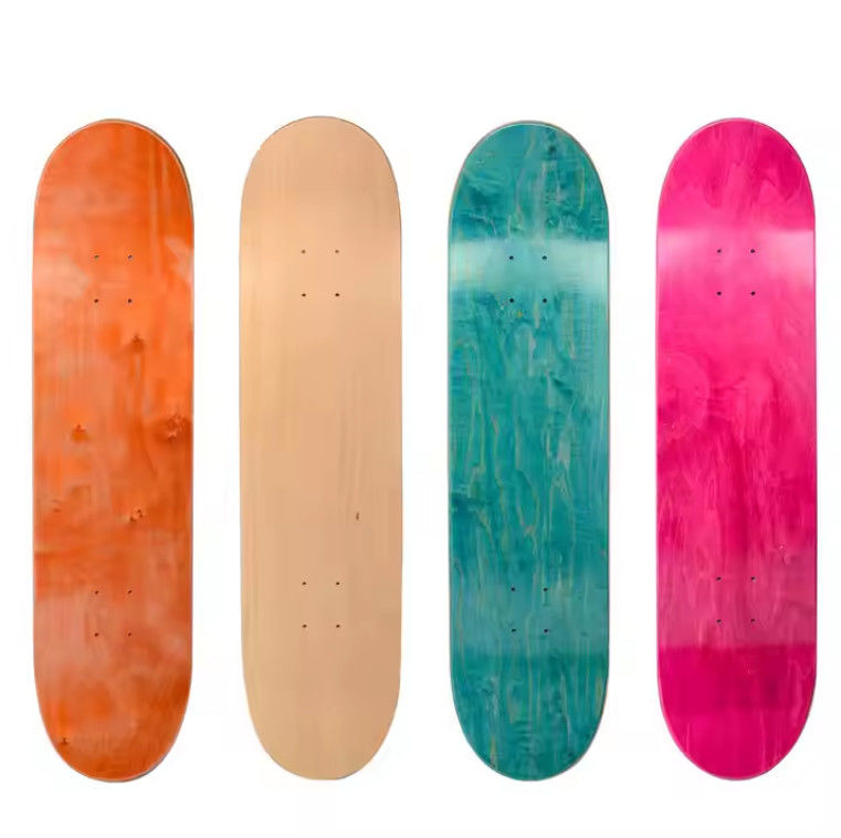 Προσαρμόσιμο χρώμα 7Ply Skateboard με τροχό πολυουρεθάνου